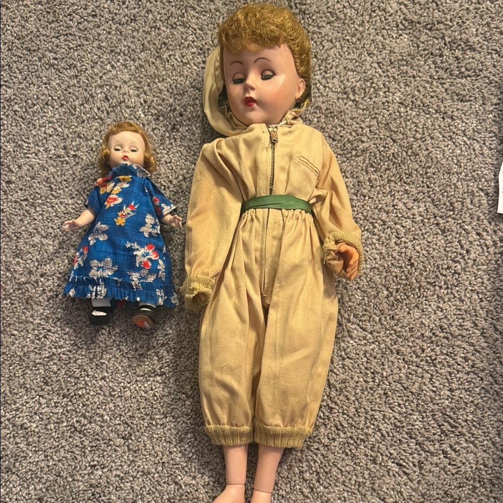 2 Vintage Kids Dolla in Beige Outfit with Green Belt / Alex